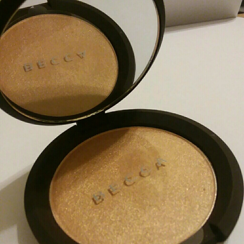 Becca champagne pop